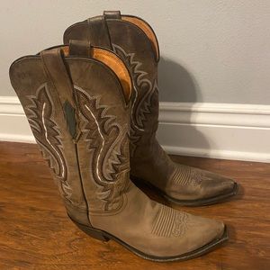 womens LUCCHESE boots!! size 9 1/2 (but fits more like a 9)